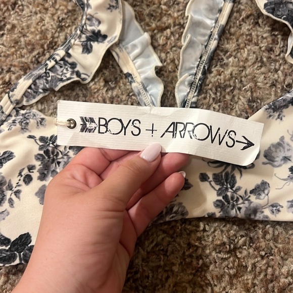 Boys + Arrows Wilma the Wreck Top in Smoked‎ Roses - Picture 5 of 7